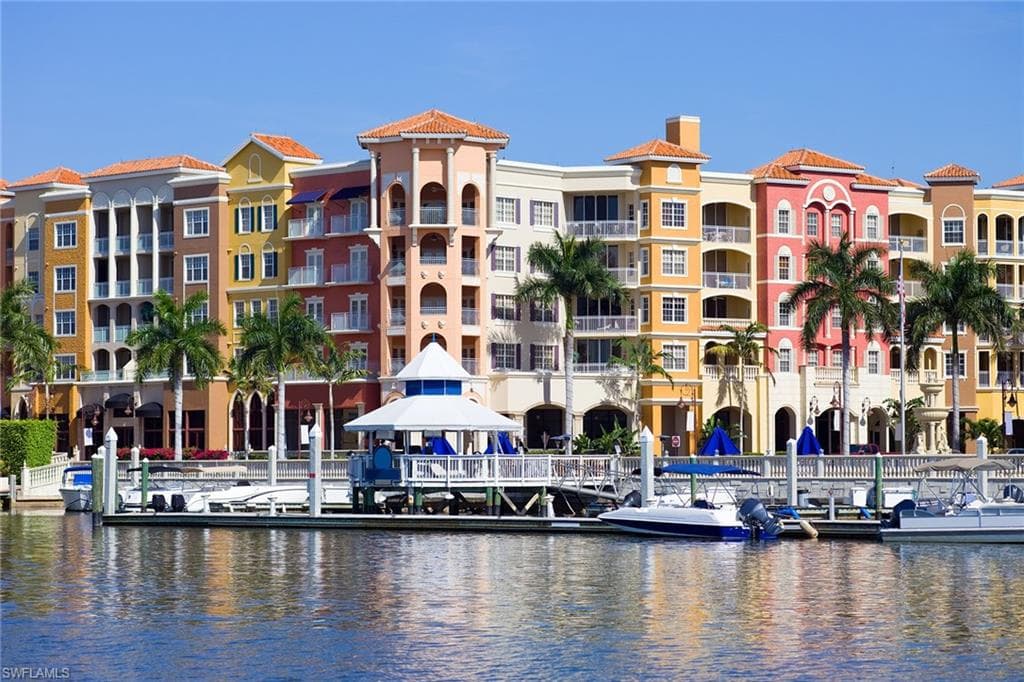 600 Diamond Cir 607, Naples, FL 34110-22
