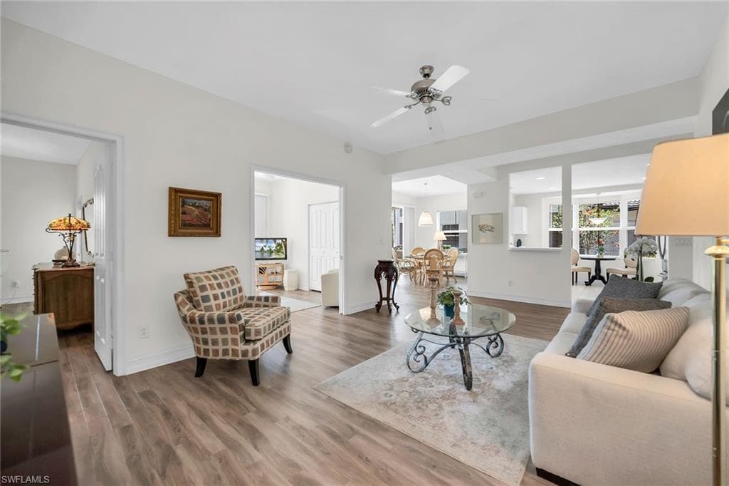 600 Diamond Cir 607, Naples, FL 34110-3