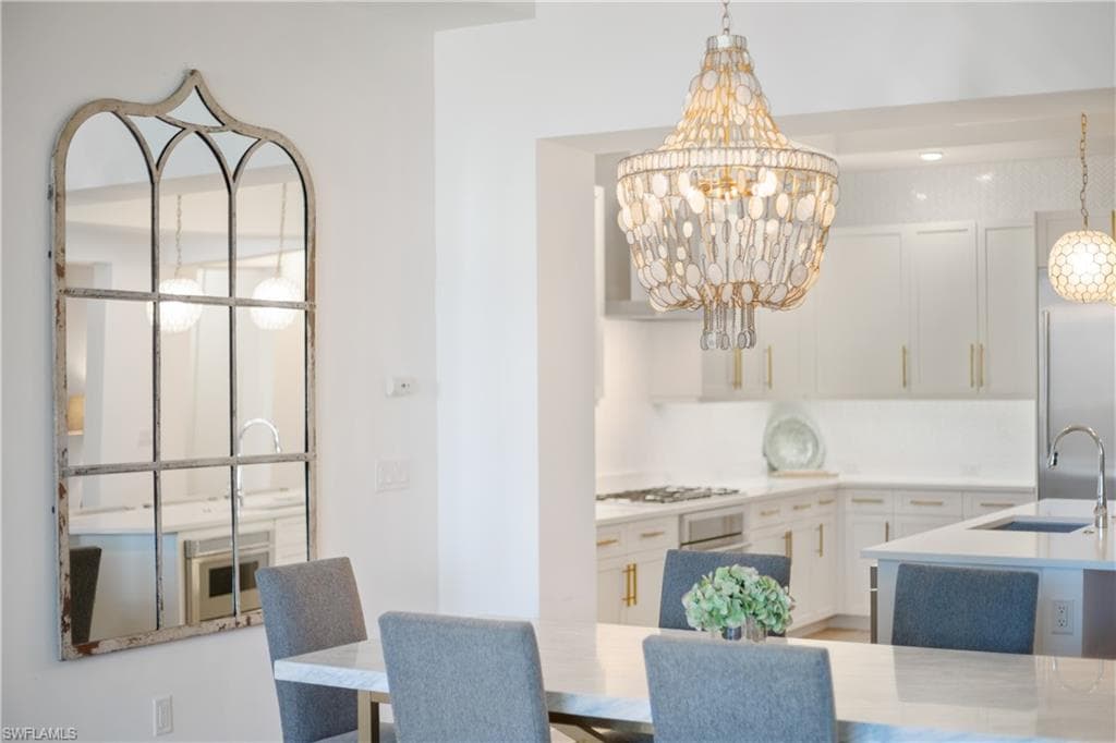 875 6th Ave S 304, Naples, FL 34102-10