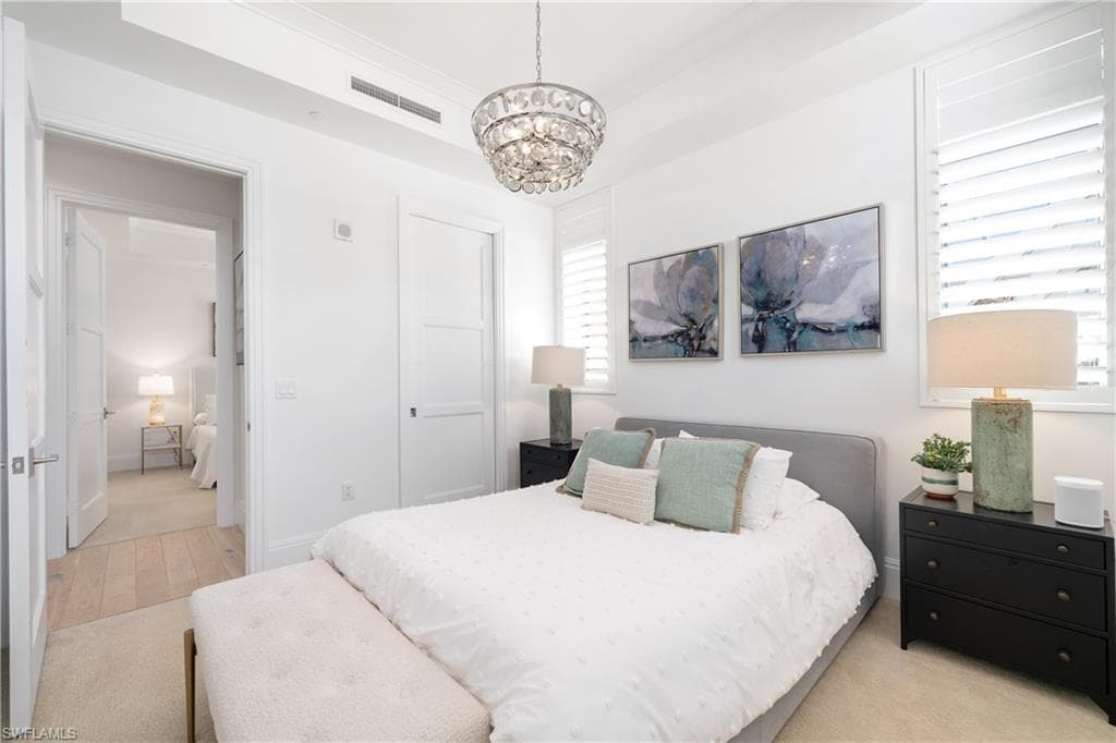 875 6th Ave S 304, Naples, FL 34102-20
