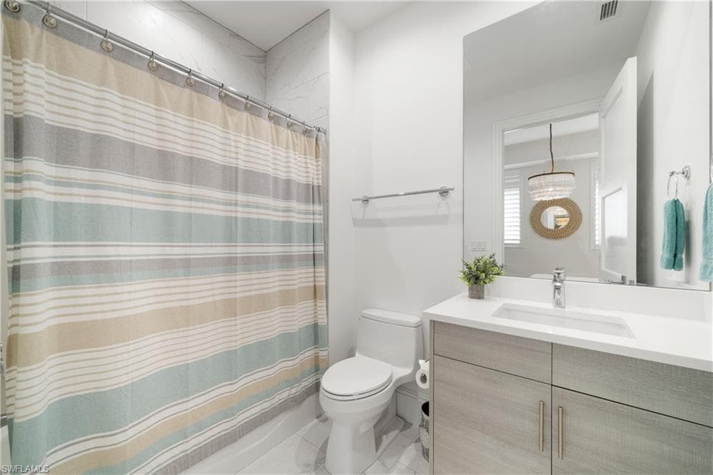 875 6th Ave S 304, Naples, FL 34102-24