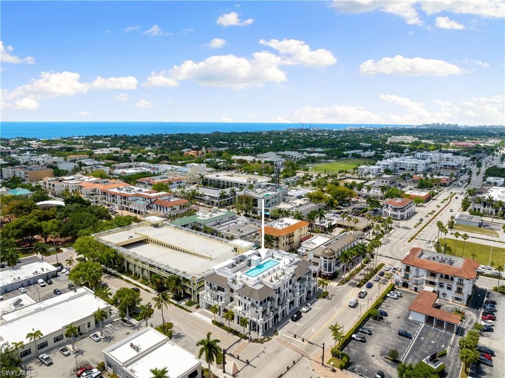 875 6th Ave S 304, Naples, FL 34102-34