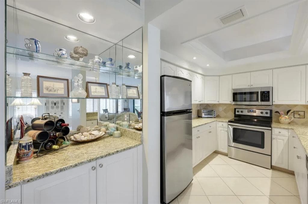 6770 Pelican Bay Blvd 225, Naples, FL 34108-11