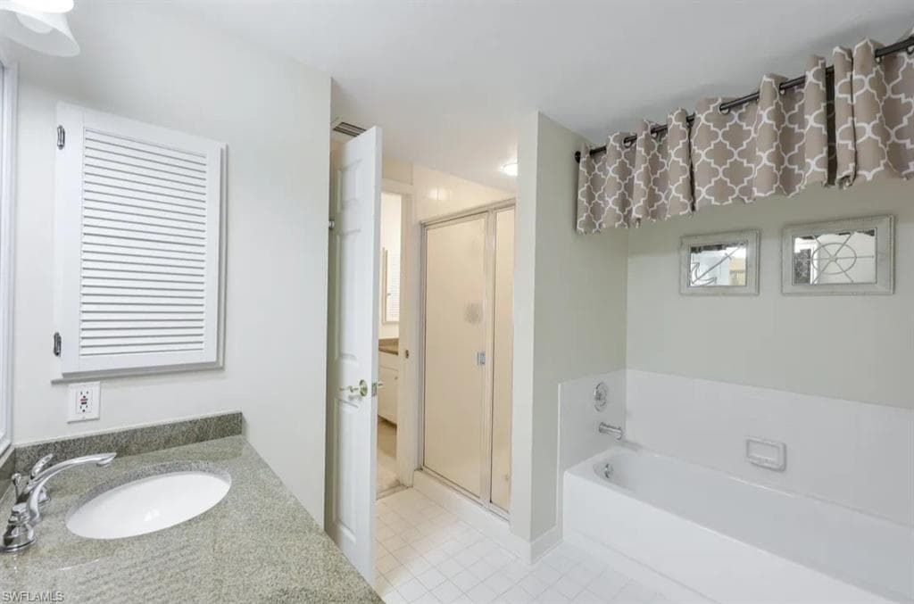 6770 Pelican Bay Blvd 225, Naples, FL 34108-18