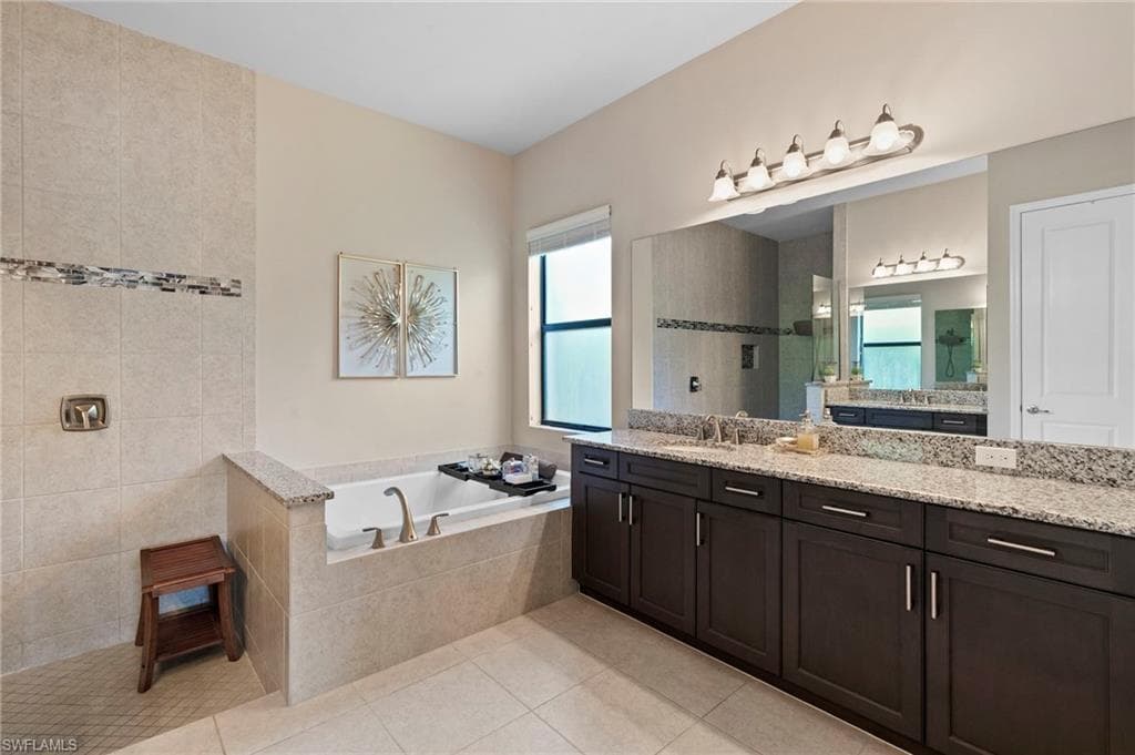 4382 Caldera Cir, Naples, FL 34119-21