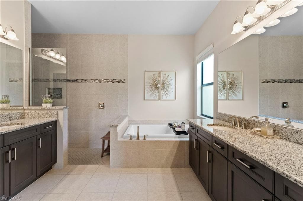 4382 Caldera Cir, Naples, FL 34119-22