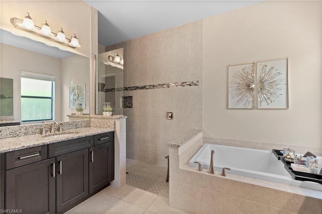 4382 Caldera Cir, Naples, FL 34119-23