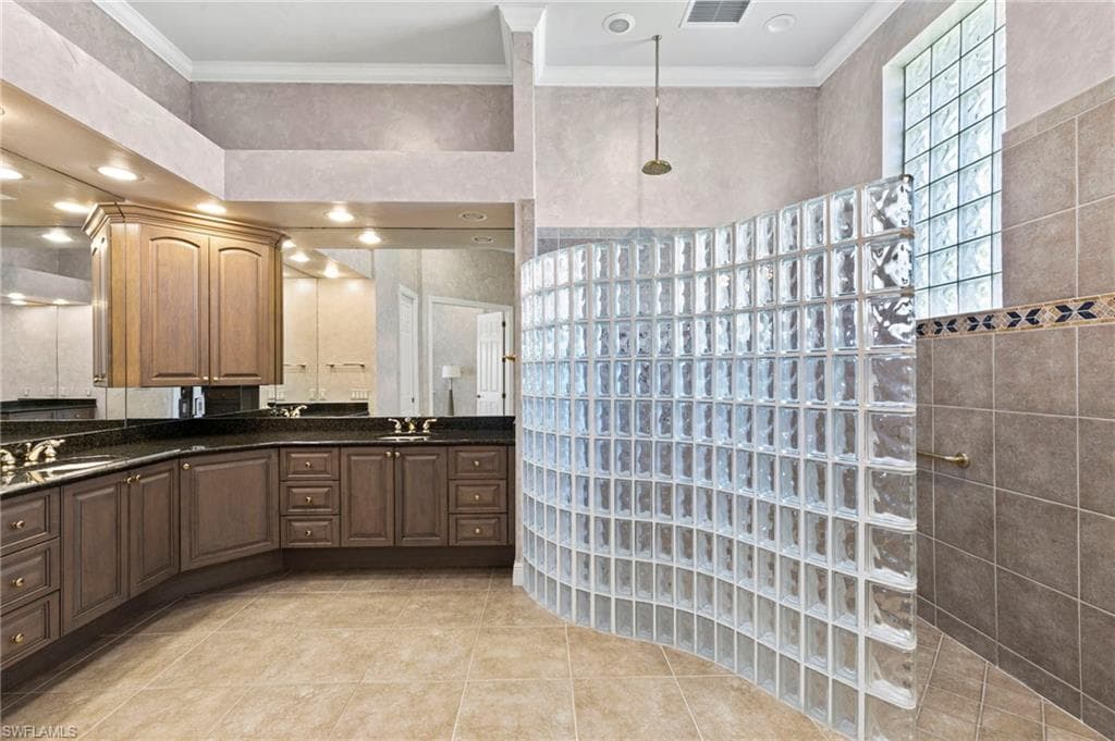 7 Blue Hill Ct, Marco Island, FL 34145-25