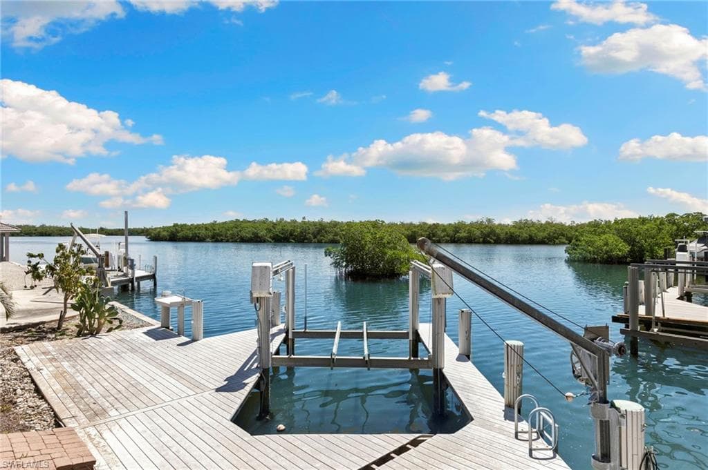 7 Blue Hill Ct, Marco Island, FL 34145-44