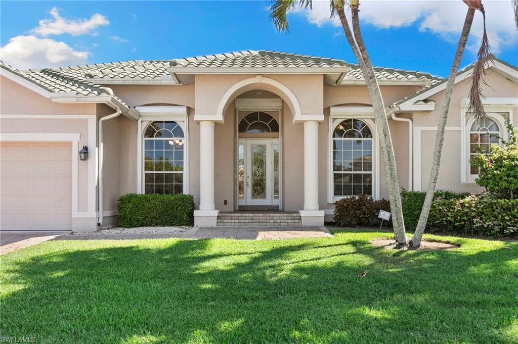 7 Blue Hill Ct, Marco Island, FL 34145-4