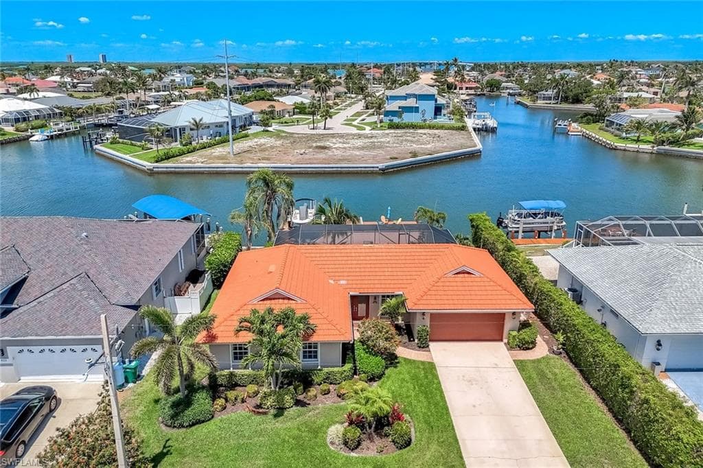 815 Rose Ct, Marco Island, FL 34145-16