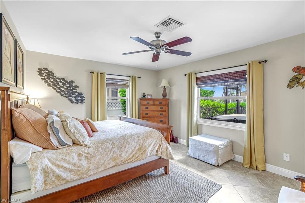 815 Rose Ct, Marco Island, FL 34145-19