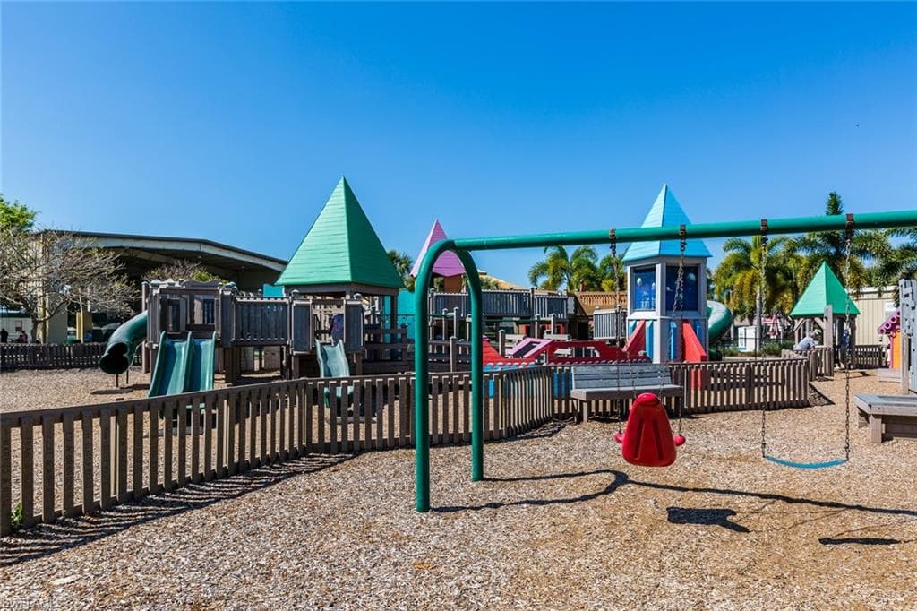 815 Rose Ct, Marco Island, FL 34145-38