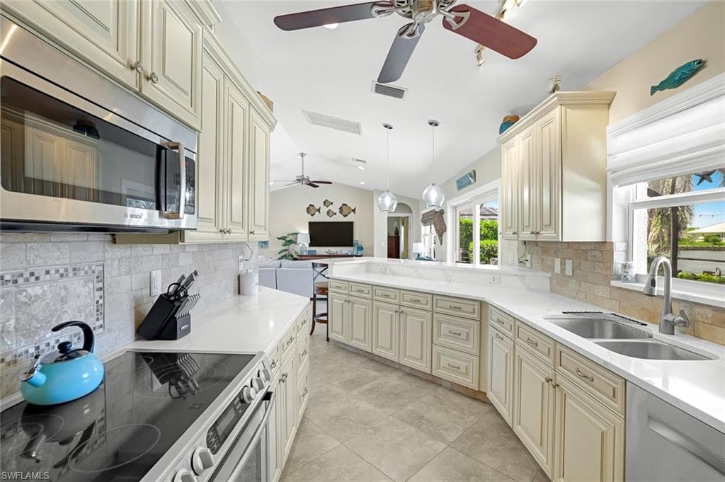 815 Rose Ct, Marco Island, FL 34145-8