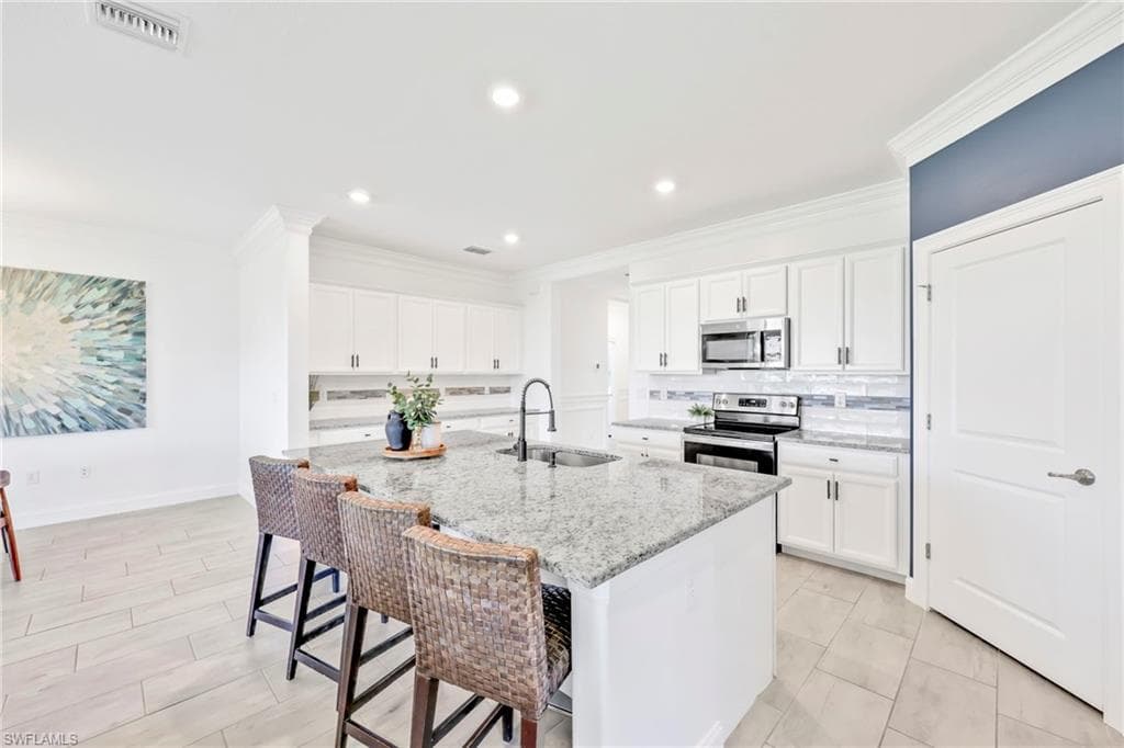 2127 Hamlin St, Naples, FL 34120-8