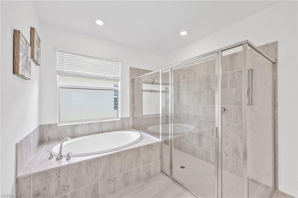 2127 Hamlin St, Naples, FL 34120-22