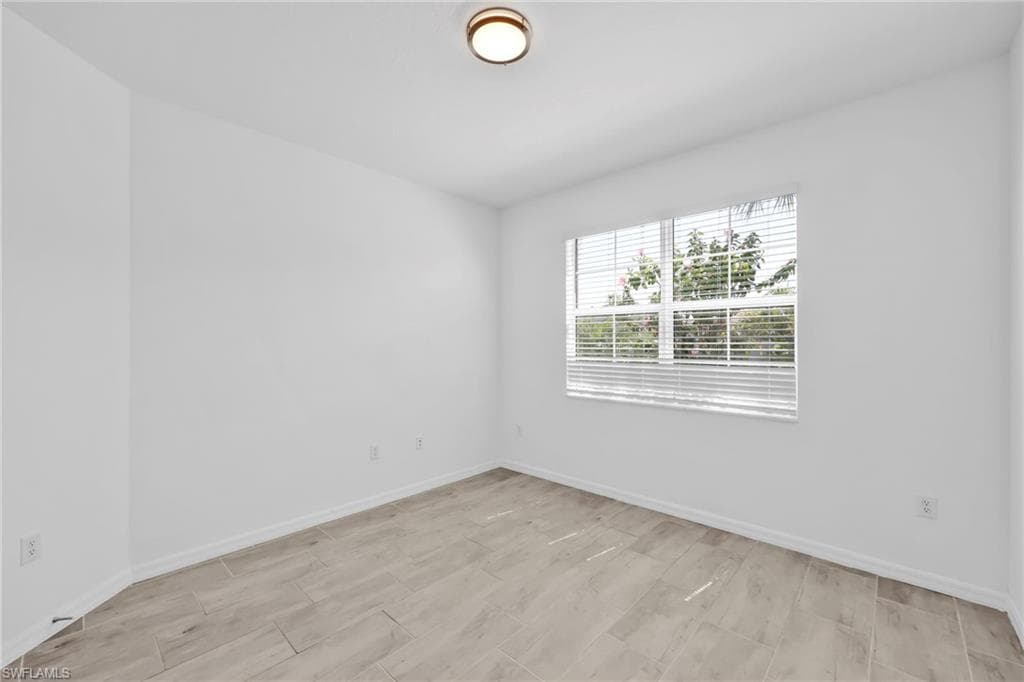 2127 Hamlin St, Naples, FL 34120-25