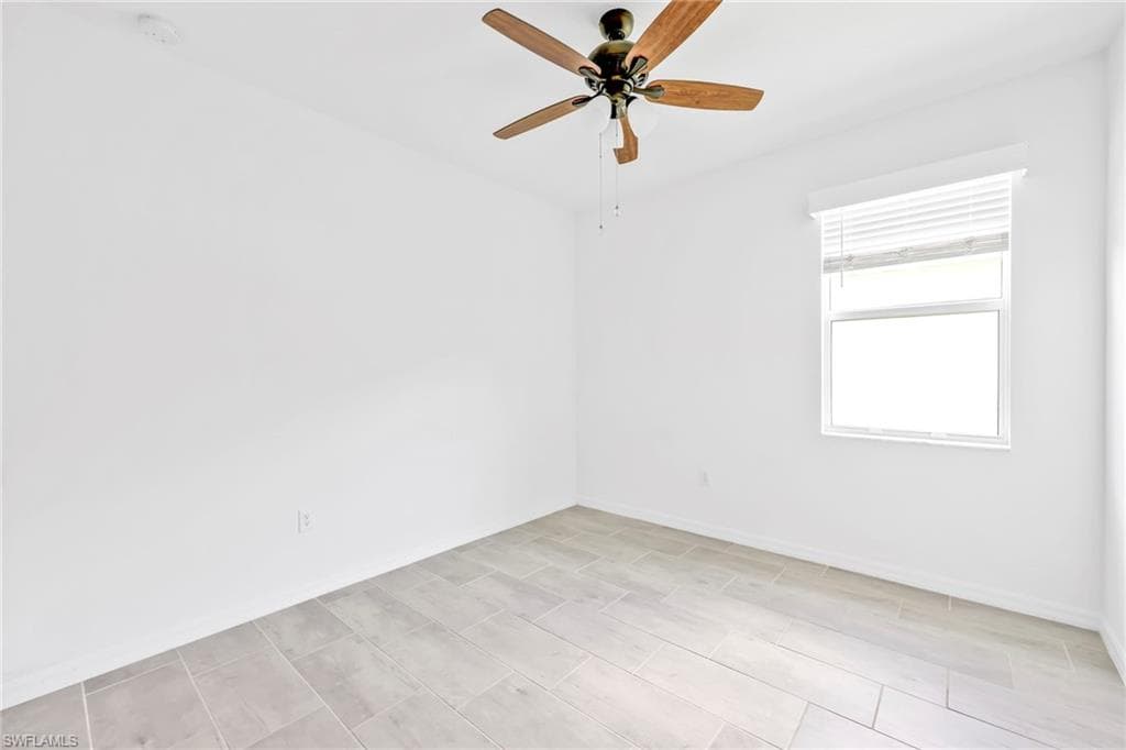 2127 Hamlin St, Naples, FL 34120-28