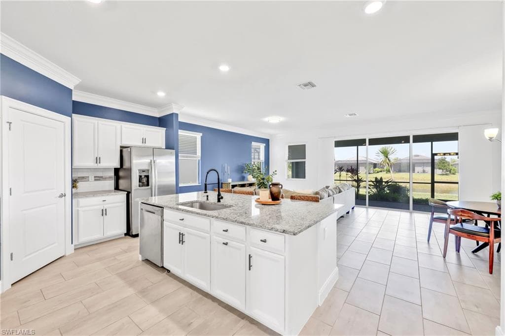 2127 Hamlin St, Naples, FL 34120-6