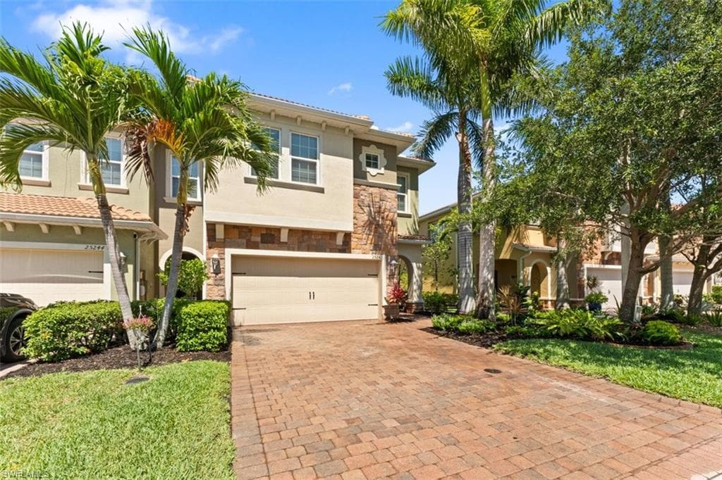 25242 Cordera Point Dr, Bonita Springs, FL 34135-1