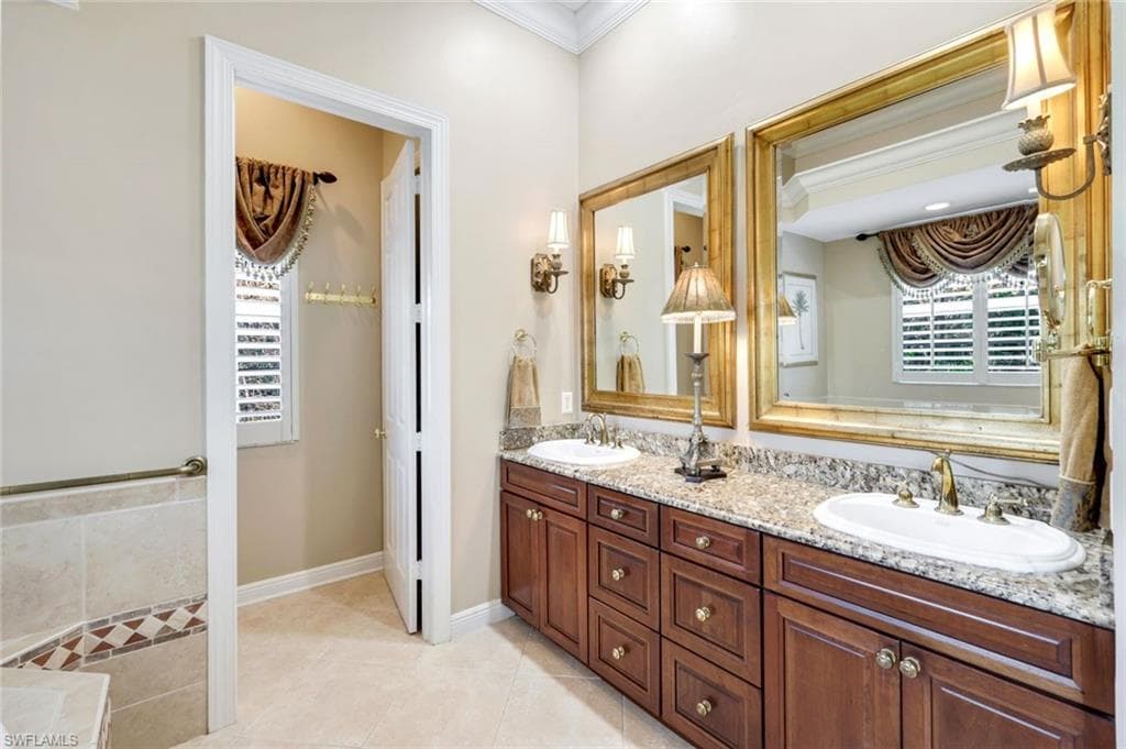 940 Sea Oats Ct, Marco Island, FL 34145-18
