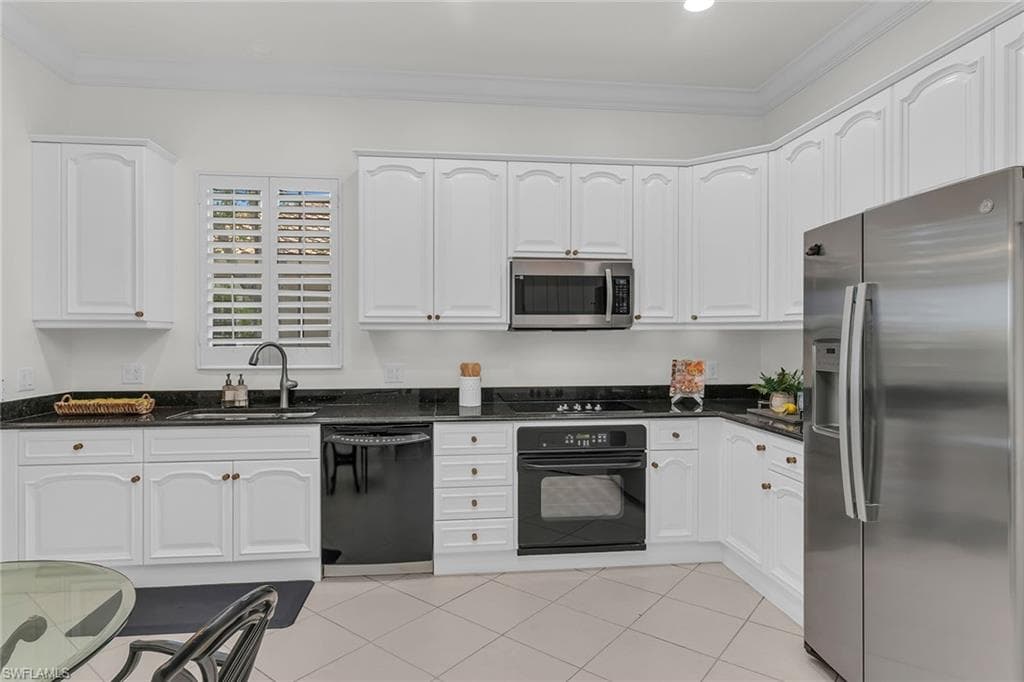 9142 Cherry Oaks Ln 202, Naples, FL 34114-9