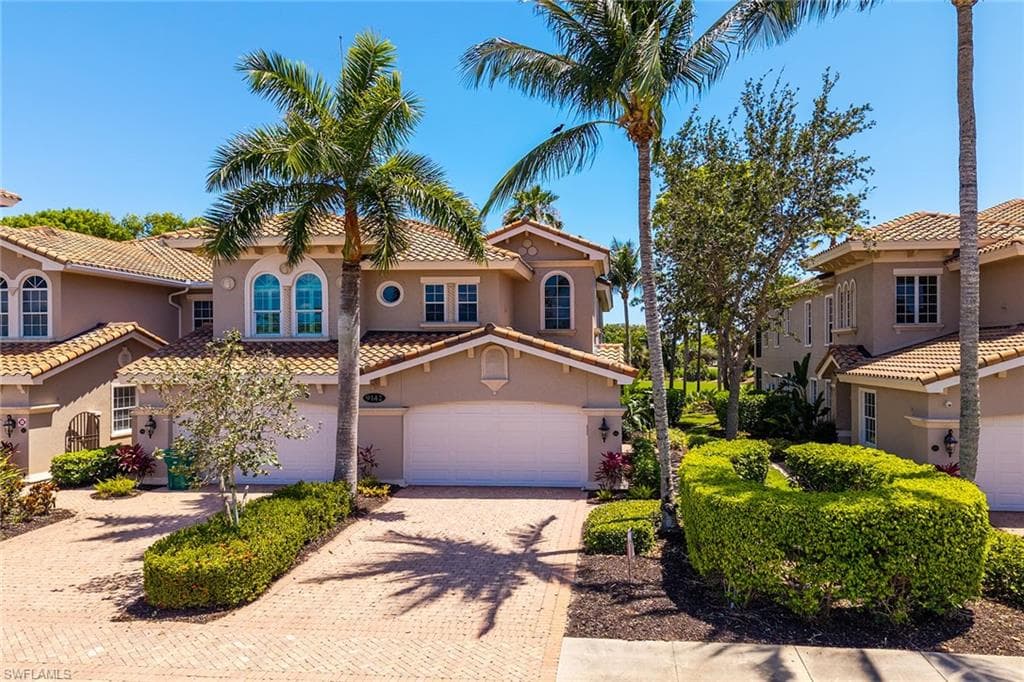 9142 Cherry Oaks Ln 202, Naples, FL 34114-1