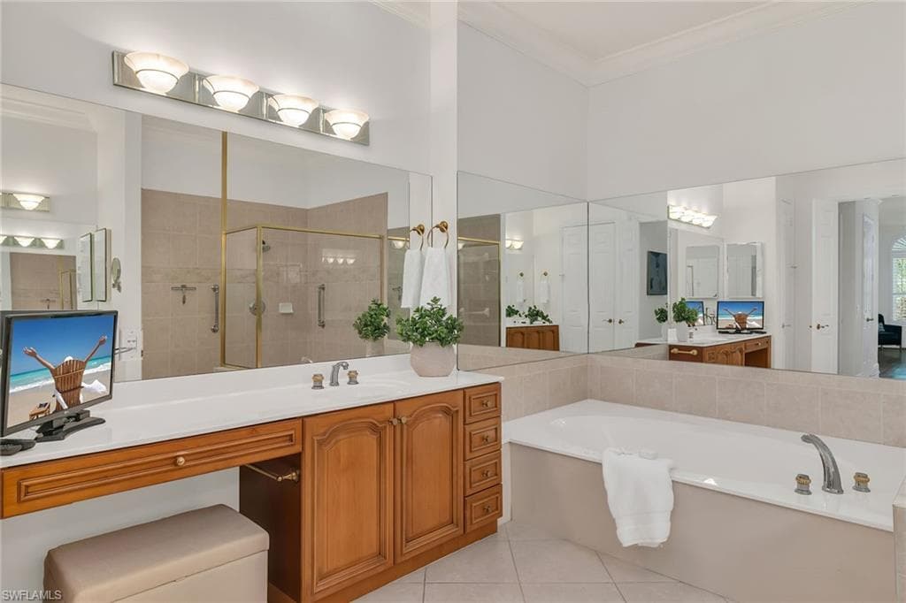 9142 Cherry Oaks Ln 202, Naples, FL 34114-19