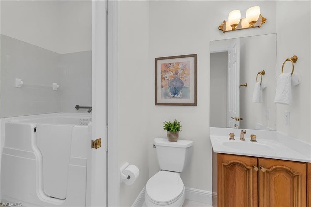 9142 Cherry Oaks Ln 202, Naples, FL 34114-26