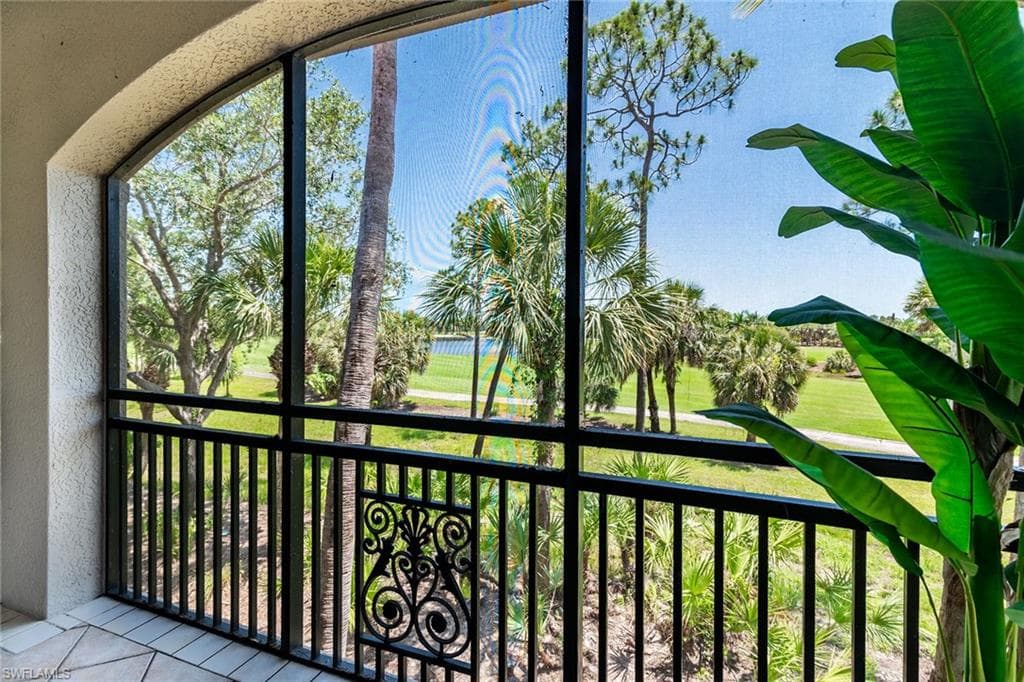 9142 Cherry Oaks Ln 202, Naples, FL 34114-31