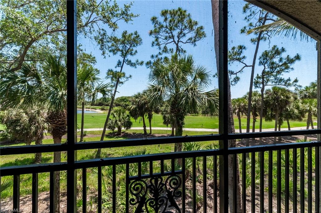 9142 Cherry Oaks Ln 202, Naples, FL 34114-32