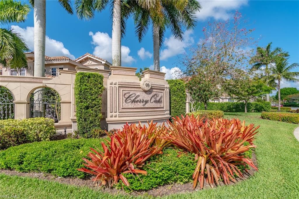 9142 Cherry Oaks Ln 202, Naples, FL 34114-40