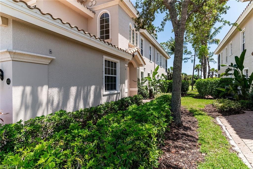 9142 Cherry Oaks Ln 202, Naples, FL 34114-4