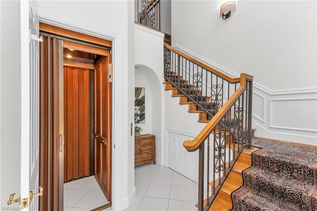 9142 Cherry Oaks Ln 202, Naples, FL 34114-5
