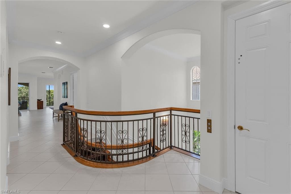 9142 Cherry Oaks Ln 202, Naples, FL 34114-7
