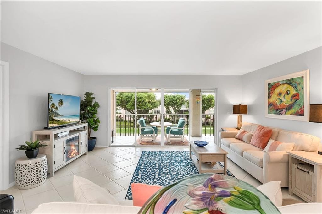 1020 Swallow Ave 102, Marco Island, FL 34145-10