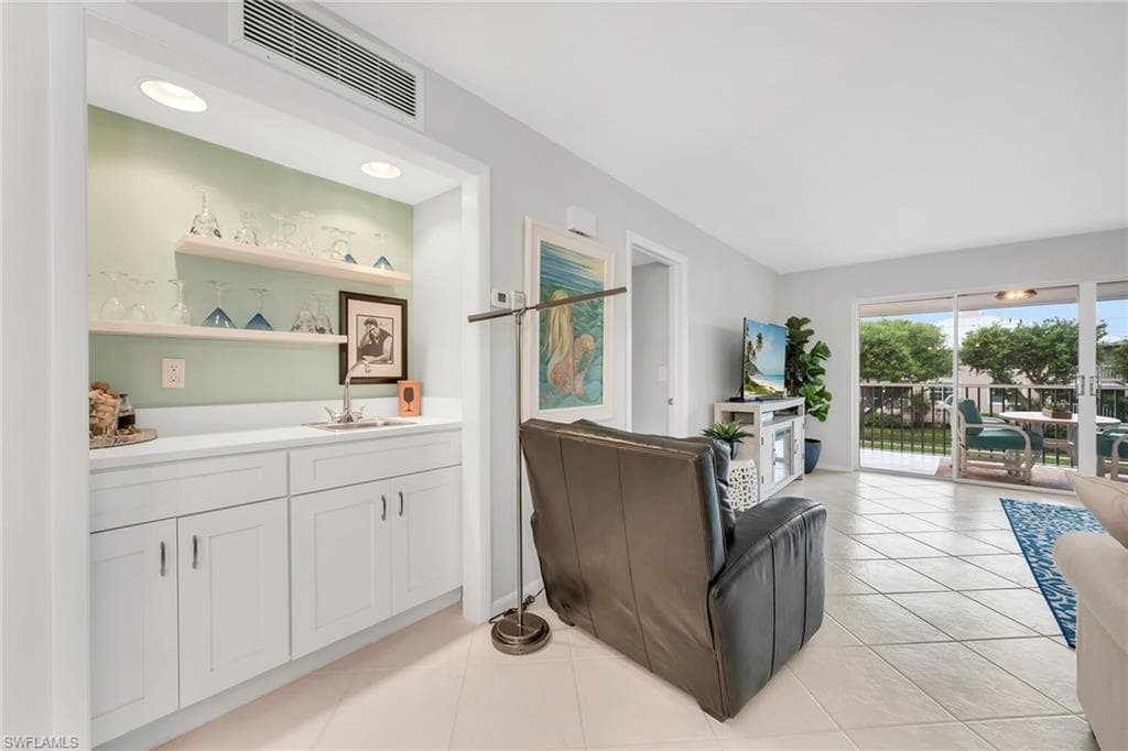 1020 Swallow Ave 102, Marco Island, FL 34145-20