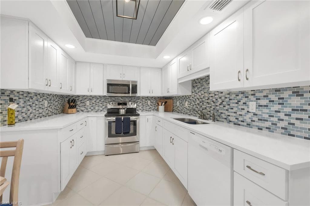 1020 Swallow Ave 102, Marco Island, FL 34145-3