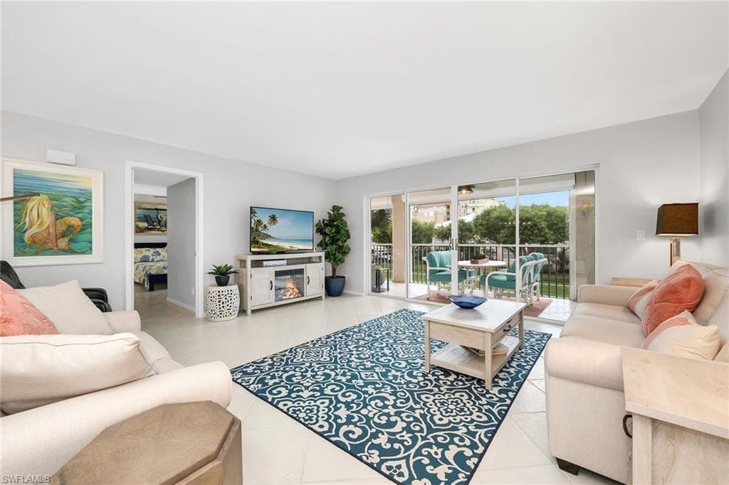 1020 Swallow Ave 102, Marco Island, FL 34145-6
