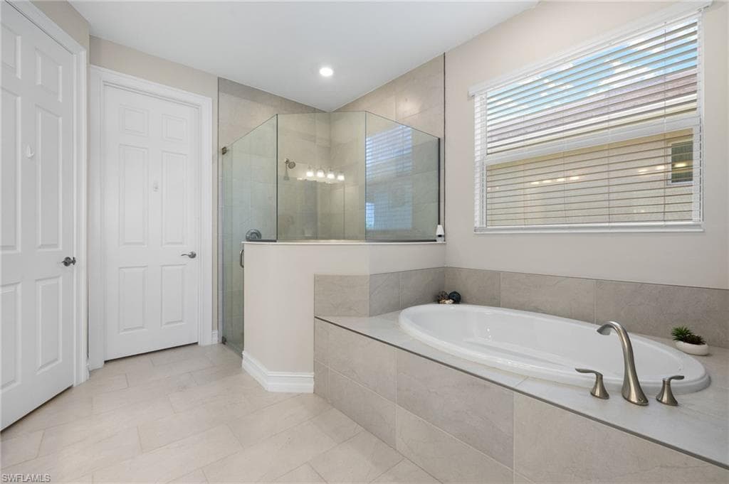 309 Spiaggio Ct, Naples, FL 34114-16