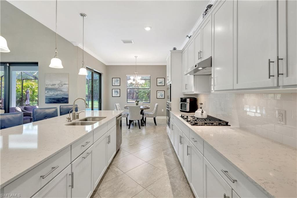 2102 Antigua Ln, Naples, FL 34120-9