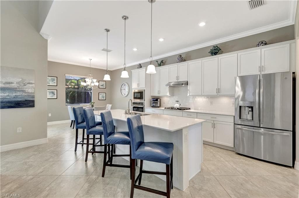 2102 Antigua Ln, Naples, FL 34120-10