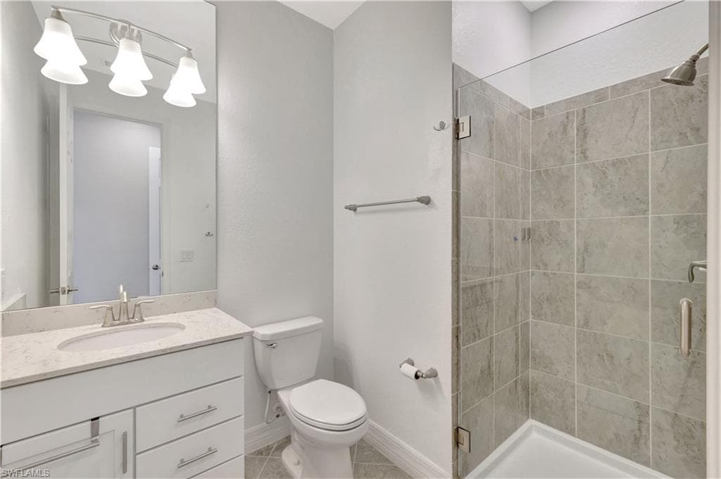 2102 Antigua Ln, Naples, FL 34120-24
