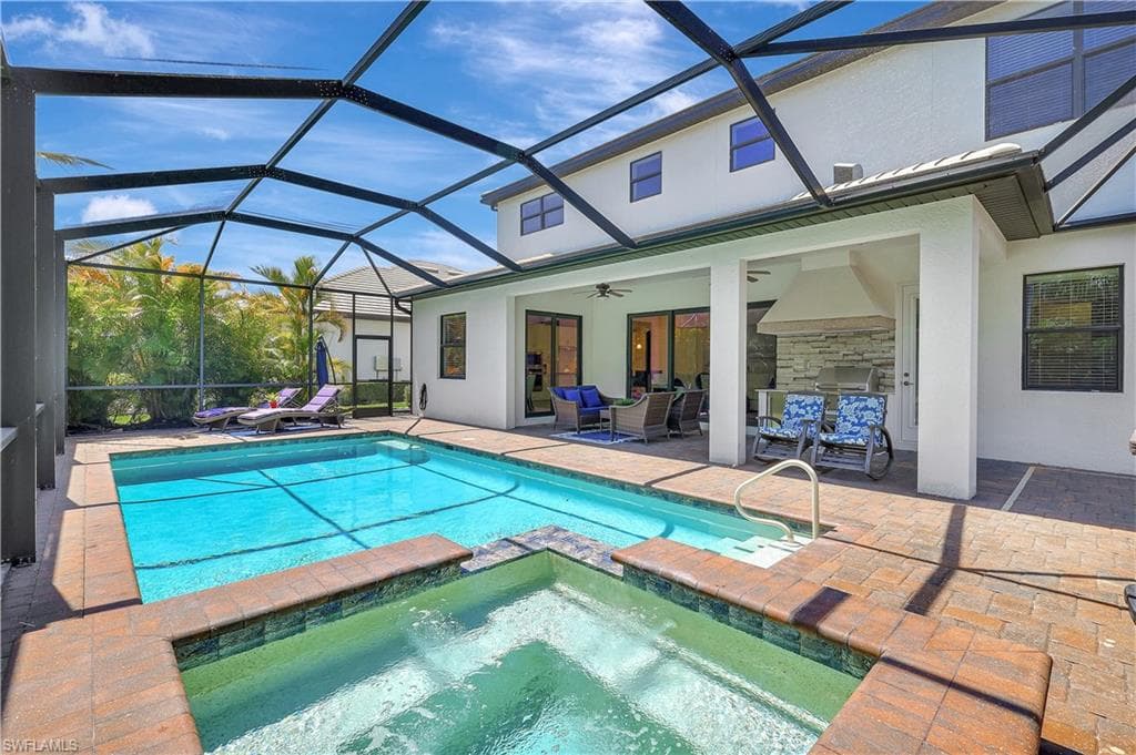 2102 Antigua Ln, Naples, FL 34120-32