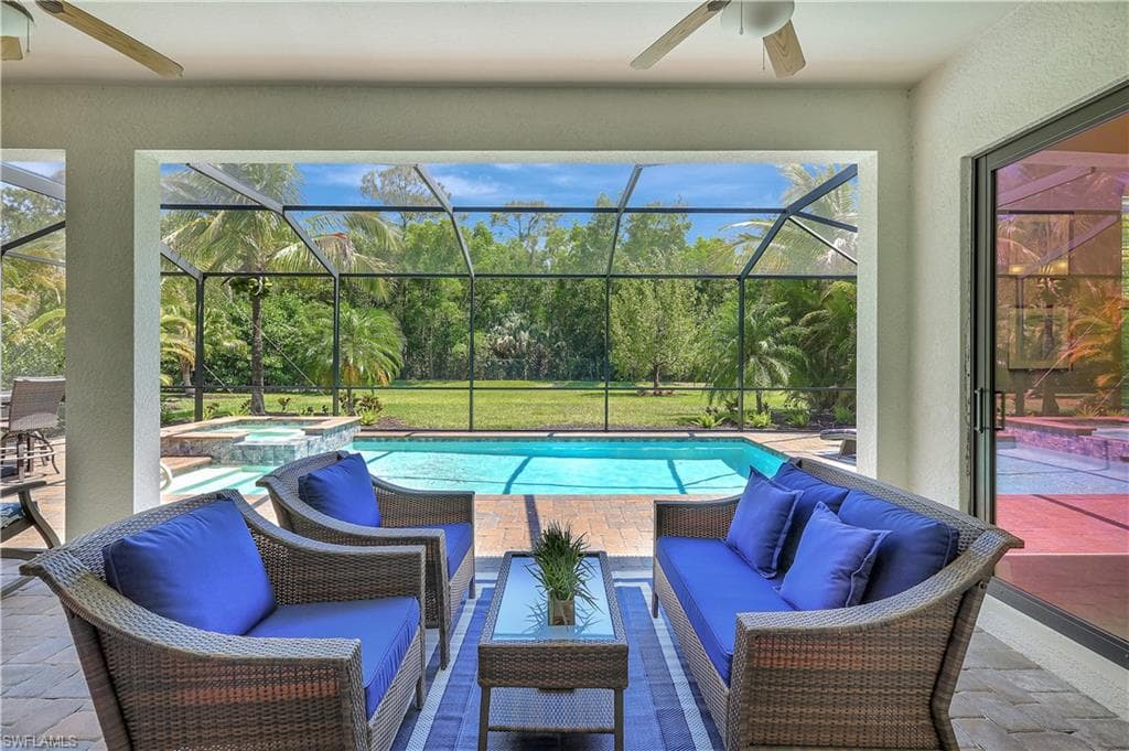 2102 Antigua Ln, Naples, FL 34120-33