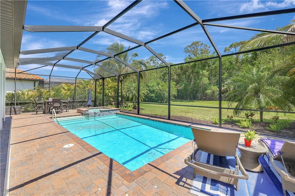 2102 Antigua Ln, Naples, FL 34120-34