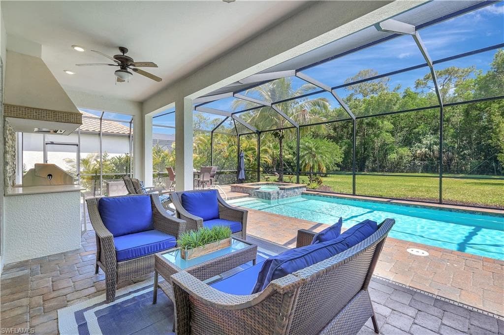 2102 Antigua Ln, Naples, FL 34120-35