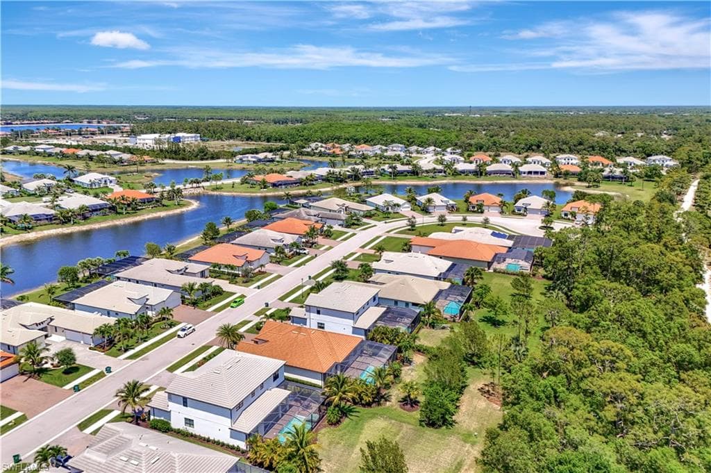 2102 Antigua Ln, Naples, FL 34120-44