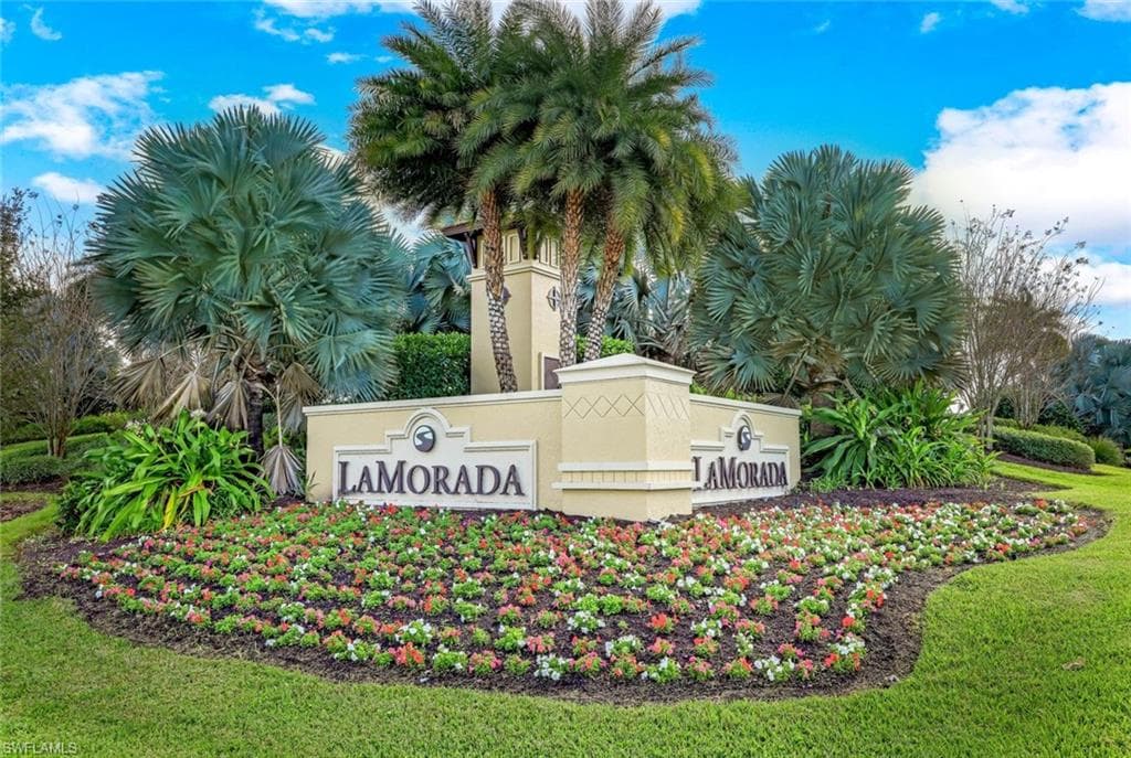 2102 Antigua Ln, Naples, FL 34120-45