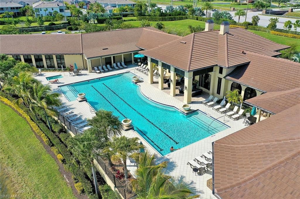 2102 Antigua Ln, Naples, FL 34120-50